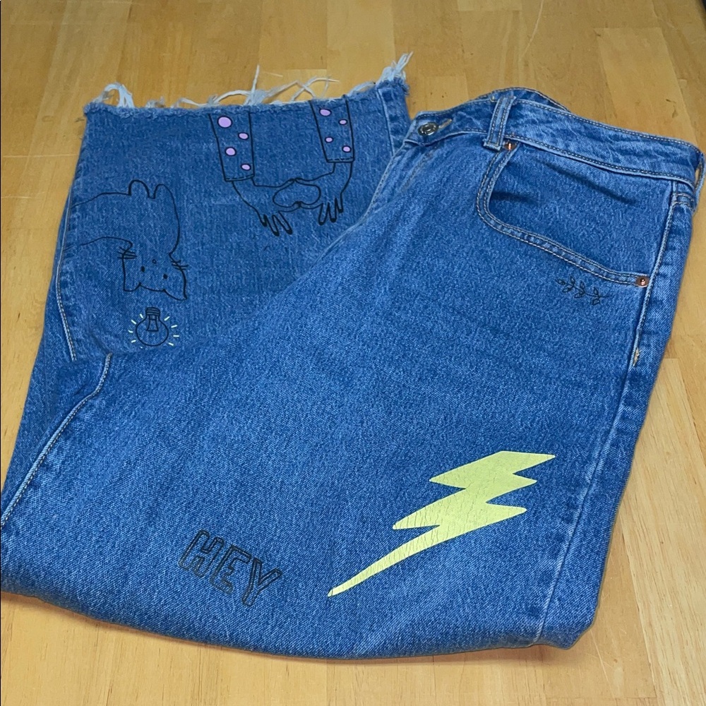 Wild Fable Jeans w Graphic Designs.  Size 14.  Artsy.  Hippie.‎ Flower Child.